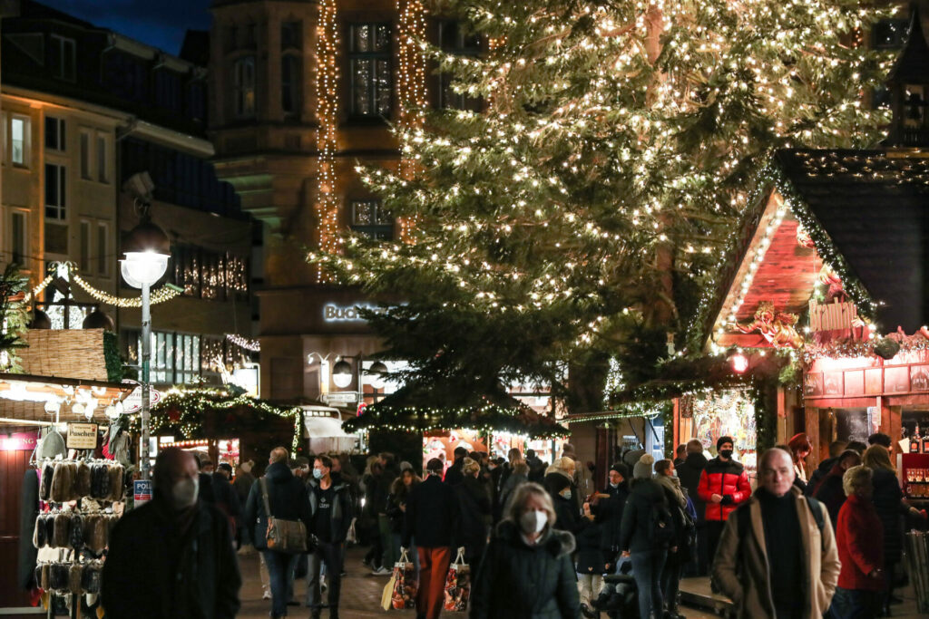 Weihnachtsmarkt in Hannovers Altstadt bei Nacht